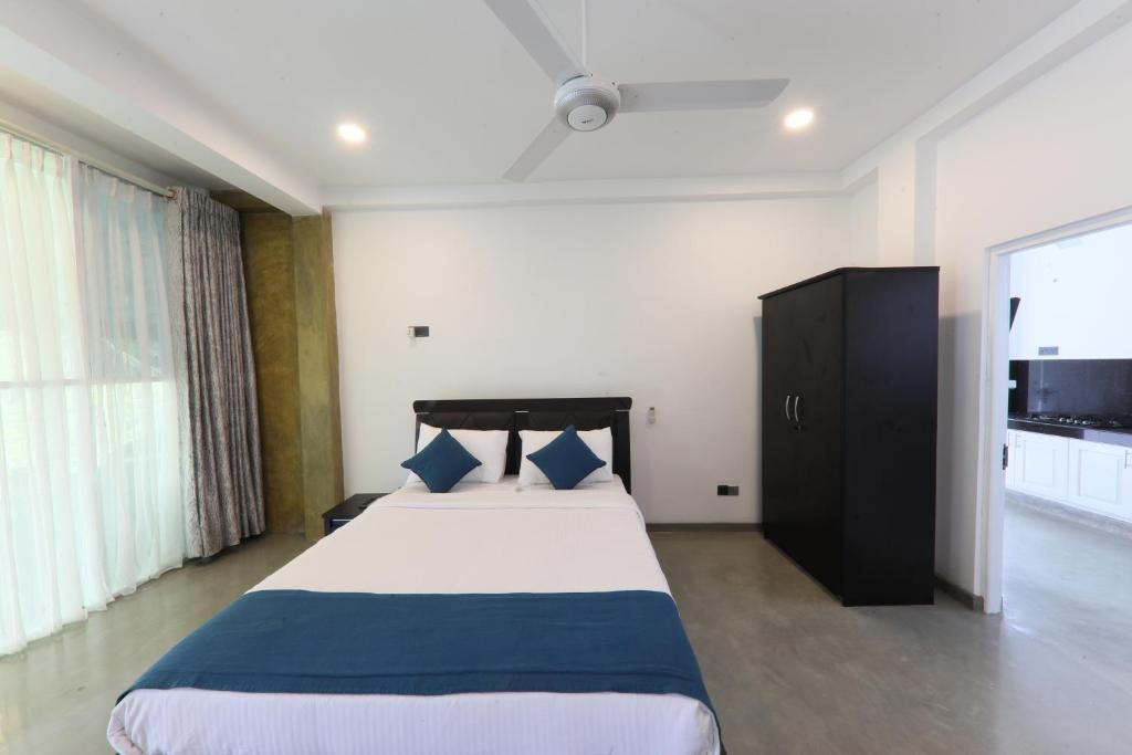 Deluxe Double Room alternative stay view