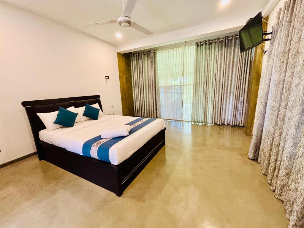 Deluxe Double Room interior view